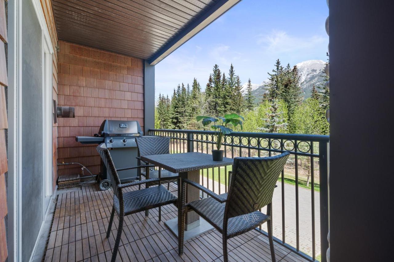 The Mountaineer By Instantsuites Pool & Hottub Canmore Eksteriør bilde
